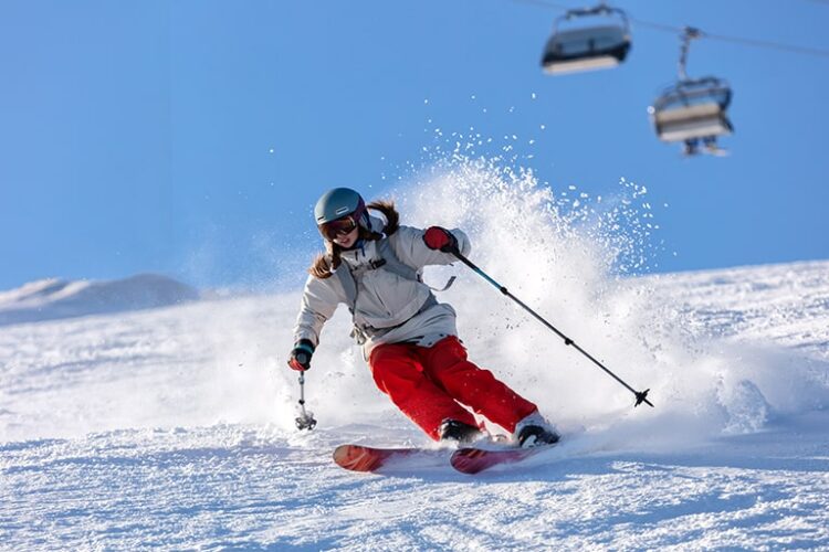 スキー・スノボにはレジャー保険への加入がおすすめ！事故や傷害に備えよう