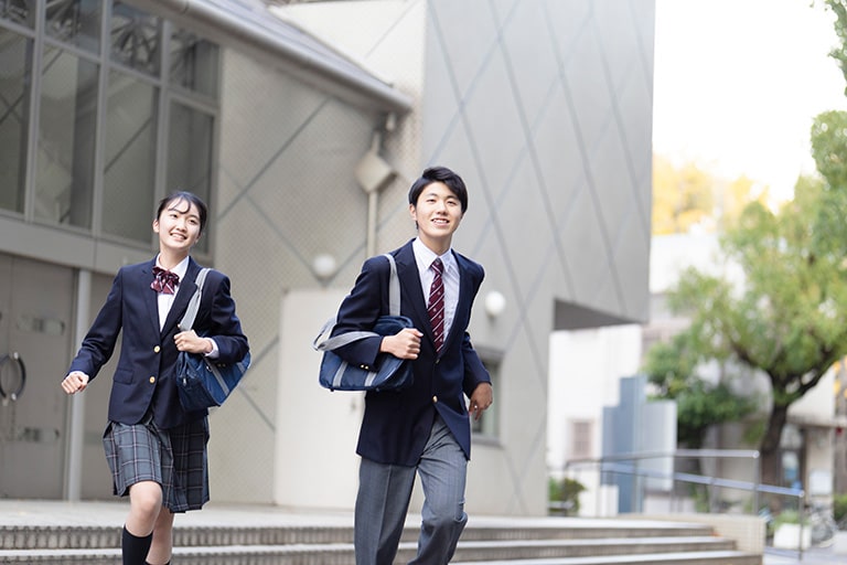 学園祭での事故や賠償責任を補償できる2種類の保険