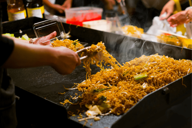 学園祭の模擬店を出店して食べ物を提供する場合に保健所への届出は必要？